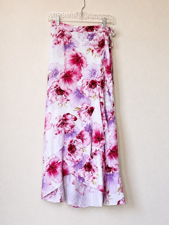 Guess Dresses & Skirts - GUESS Floral Wrap Midi Skirt Watercolor Pink Purple Handkerchief Hem M